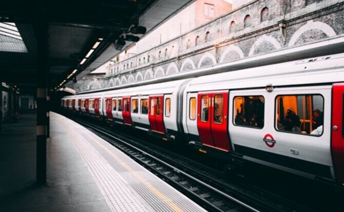 7_Hero_Banner_Best-in-class_Warranty_Man_670x413