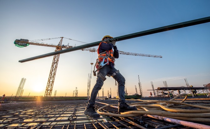 ifs_GettyImages-1367617035-copy_05_23_670x413