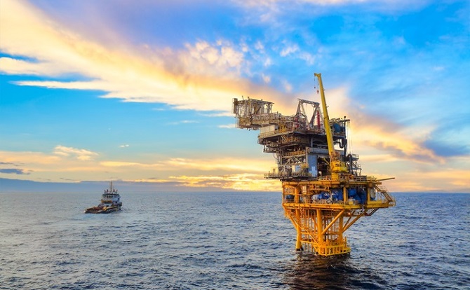 oil and gas hero image (1)