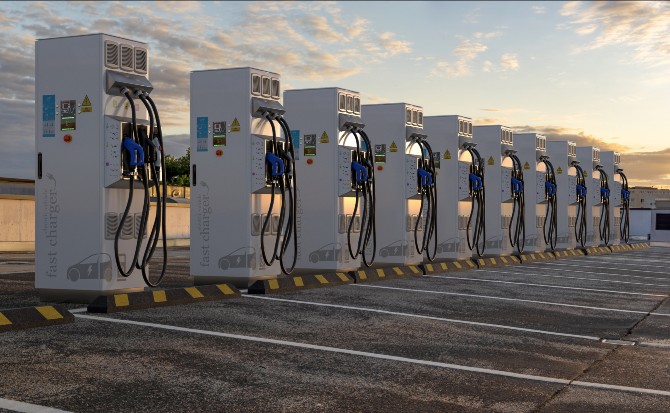 Estações de carregamento de veículos elétricos 670x413